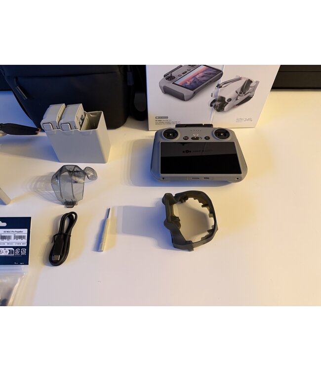 DJI MINI 4 PRO Smart controller FMC- nieuwstaat - garantie