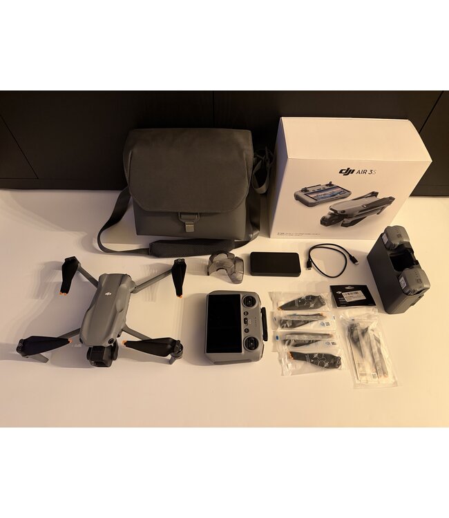 DJI AIR 3S - Fly More Combo - RC 2 controller - sublieme conditie - occasion