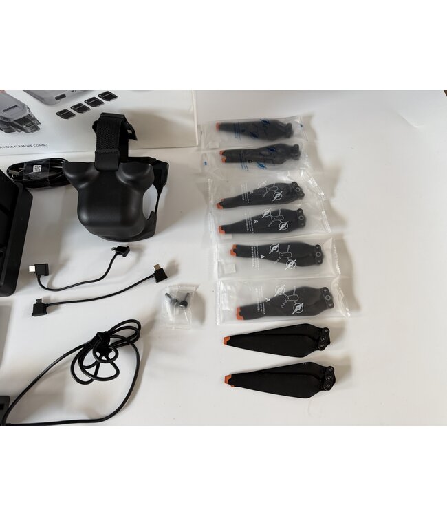 DJI Mavic 3 v 2.0 Fly More Combo (C1) met RC n1 controller - occasion