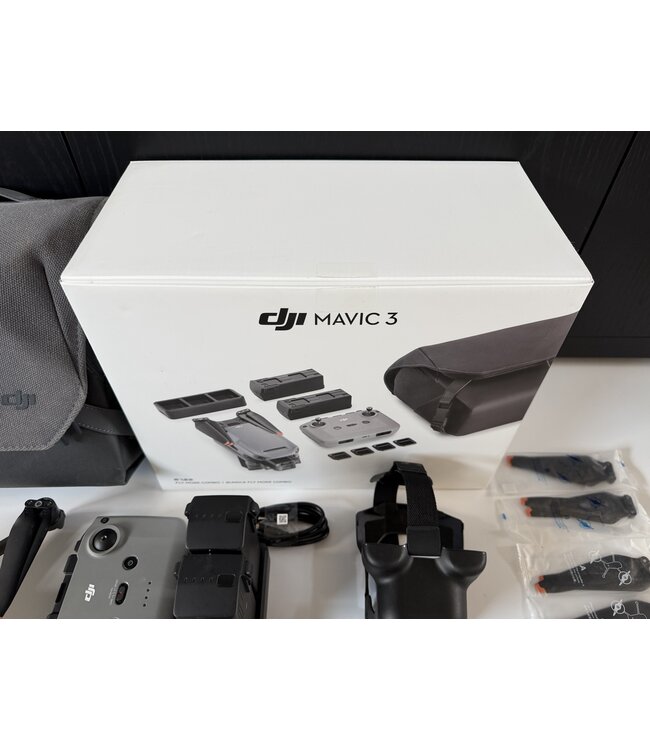 DJI Mavic 3 v 2.0 Fly More Combo (C1) met RC n1 controller - occasion