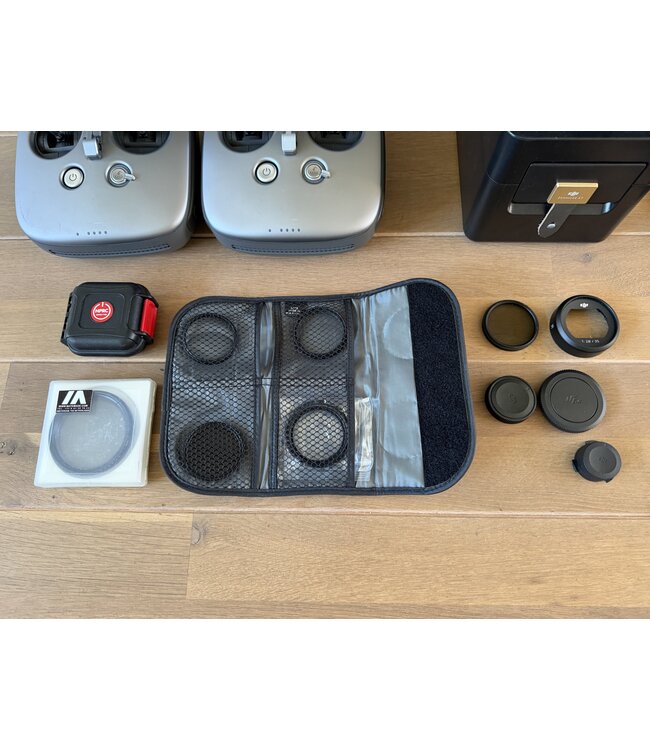 DJI Inspire 2 x7 zenmuse- dual contr.-8 accu's-nieuw staat-peli case