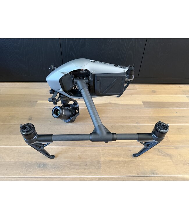 DJI Inspire 2 x7 zenmuse- dual contr.-8 accu's-nieuw staat-peli case