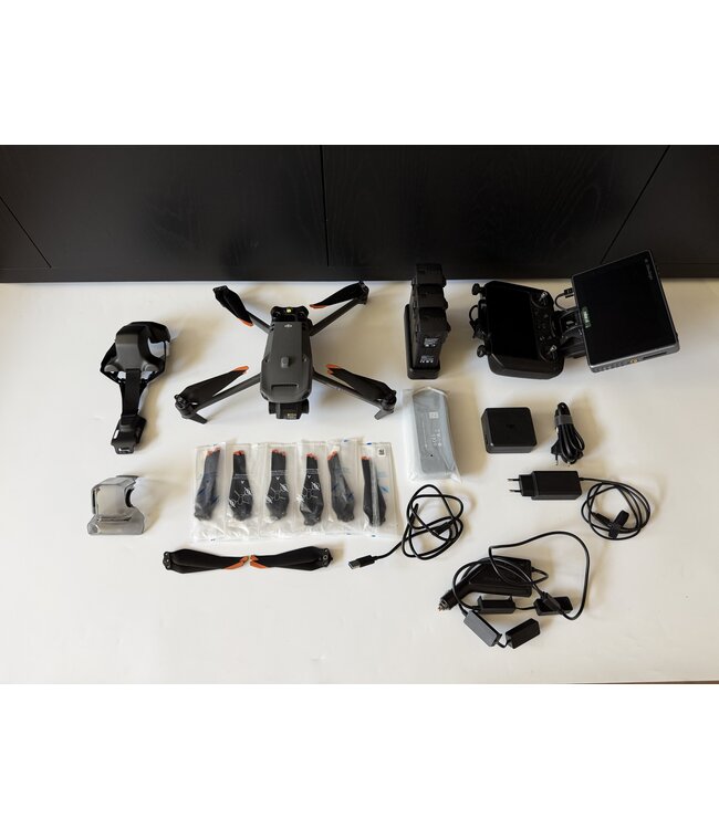 DJI Mavic 3 Thermal fly more combo (4 accu’s) - Reburbished