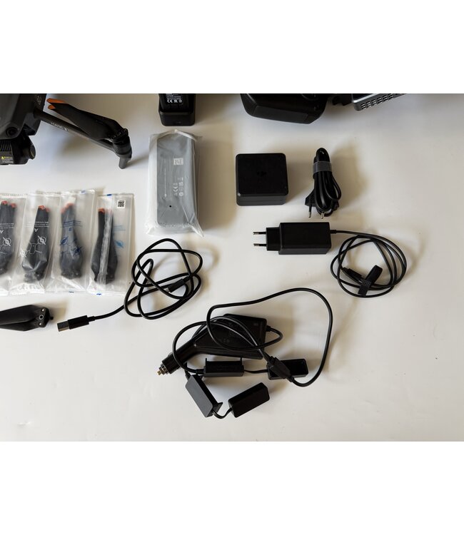DJI Mavic 3 Thermal fly more combo (4 accu’s) - Reburbished