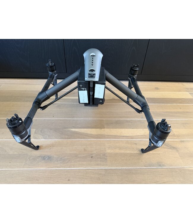 DJI Inspire 2 dual controllers, 8 accu's, Pelicase met x7 zenmuse camera verkeerd in nieuwstaat