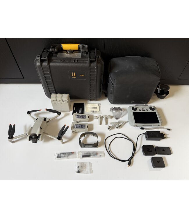 DJI MINI 4 PRO Smart controller FMC, 6 accu's - nieuwstaat - garantie + diverse nd filters