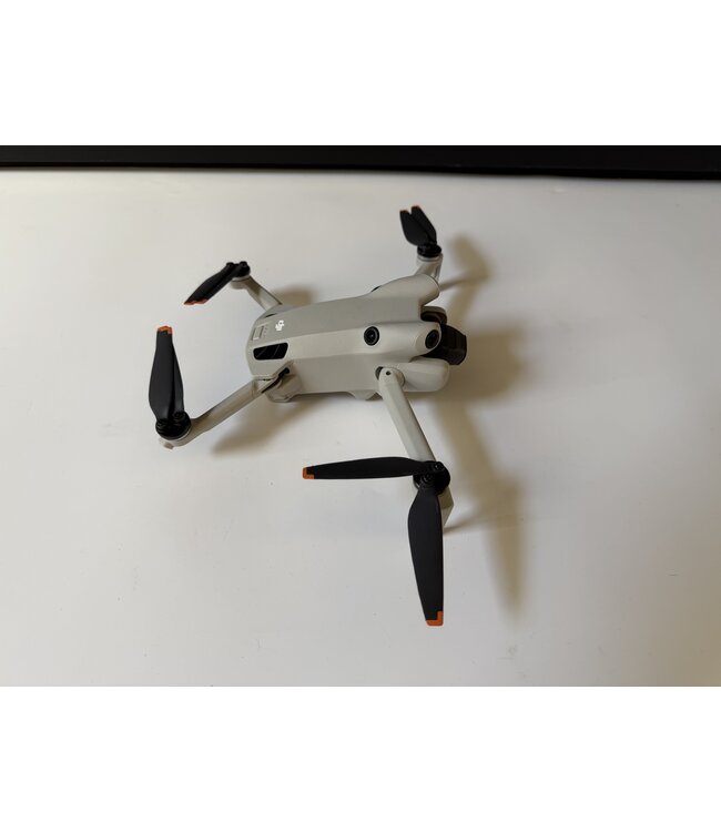 DJI MINI 4 PRO Smart controller FMC, 6 accu's - nieuwstaat - garantie + diverse nd filters