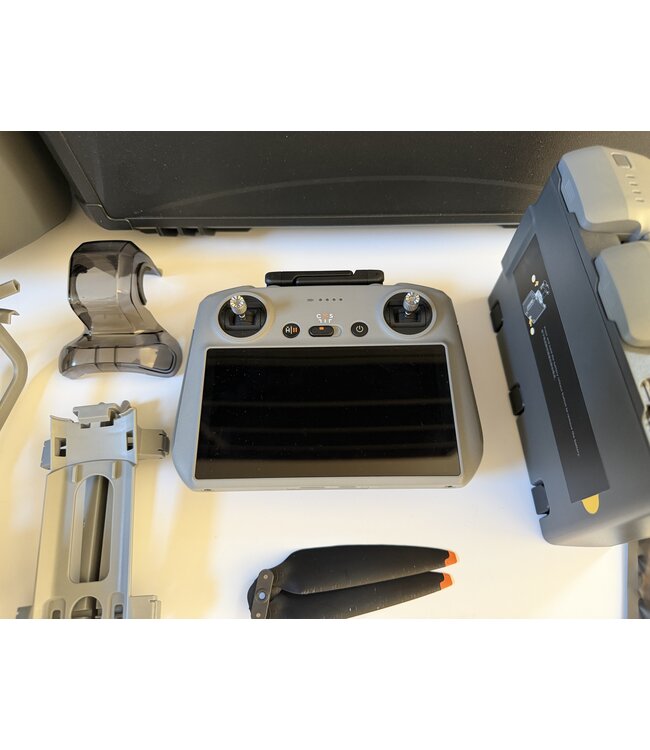 DJI Air 3+FMC met rc 2 controller - sublieme staat