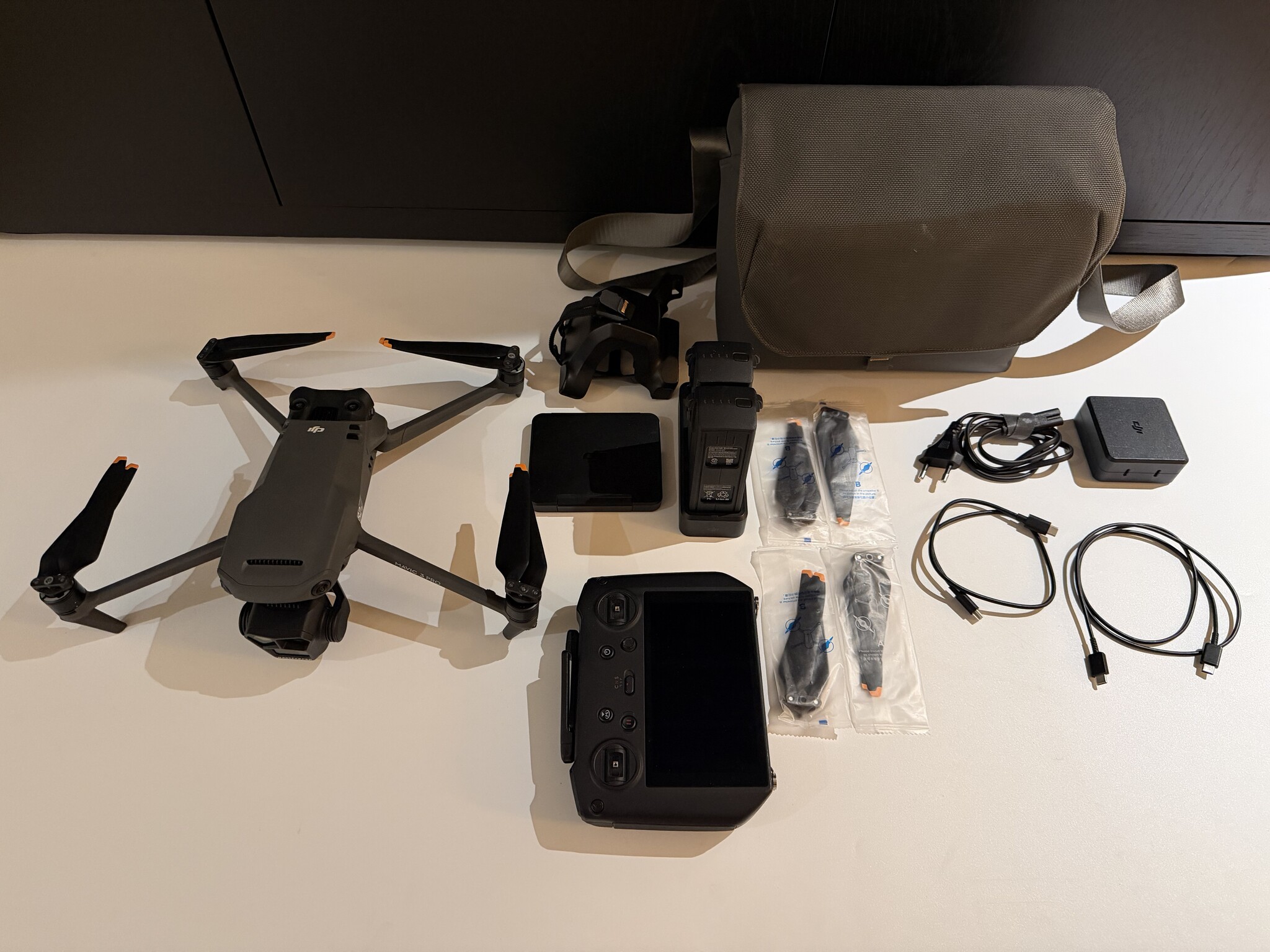 DJI DJI MAVIC 3 PRO FMC met RC PRO controller (garantie)  gebruikt