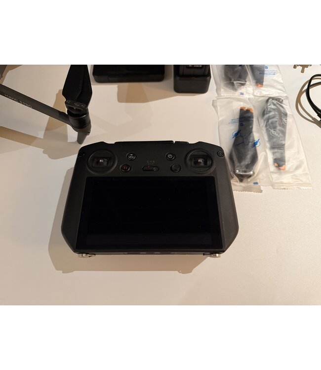 DJI MAVIC 3 PRO FMC met RC PRO controller (garantie)  gebruikt