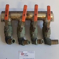 Verdeelblok in Inox met 4x 1" messing kogelkraan, knie en slangpilaar