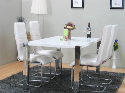 Design eethoek Jason met 4 witte stoelen Fiesta