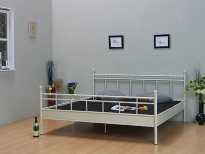 Metaalbed 140x200 twijfelaar vanille metalen bed