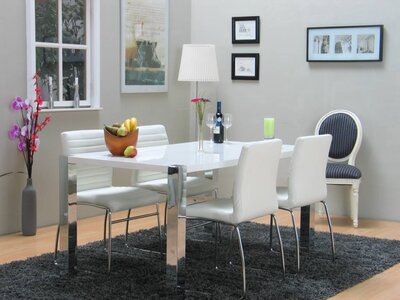 Eethoek Amy 160x90 cm wit hoogglans tafel met 4 witte stoelen