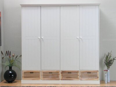 Witte vierdeurs kledingkast Rianne met paulowniahout