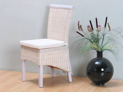Rotan stoel wit met kussen Larissa