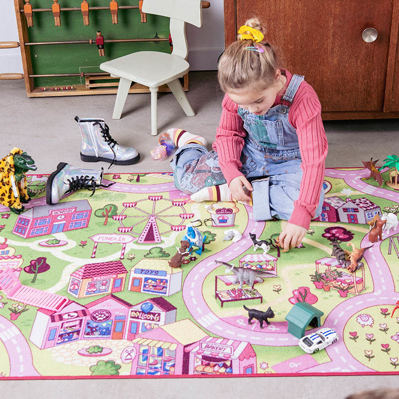 Carpet Studio Sweet Town Speelkleed Roze – Speelmat 95x200cm - Vloerkleed Kinderkamer - Anti-slip Verkeerskleed