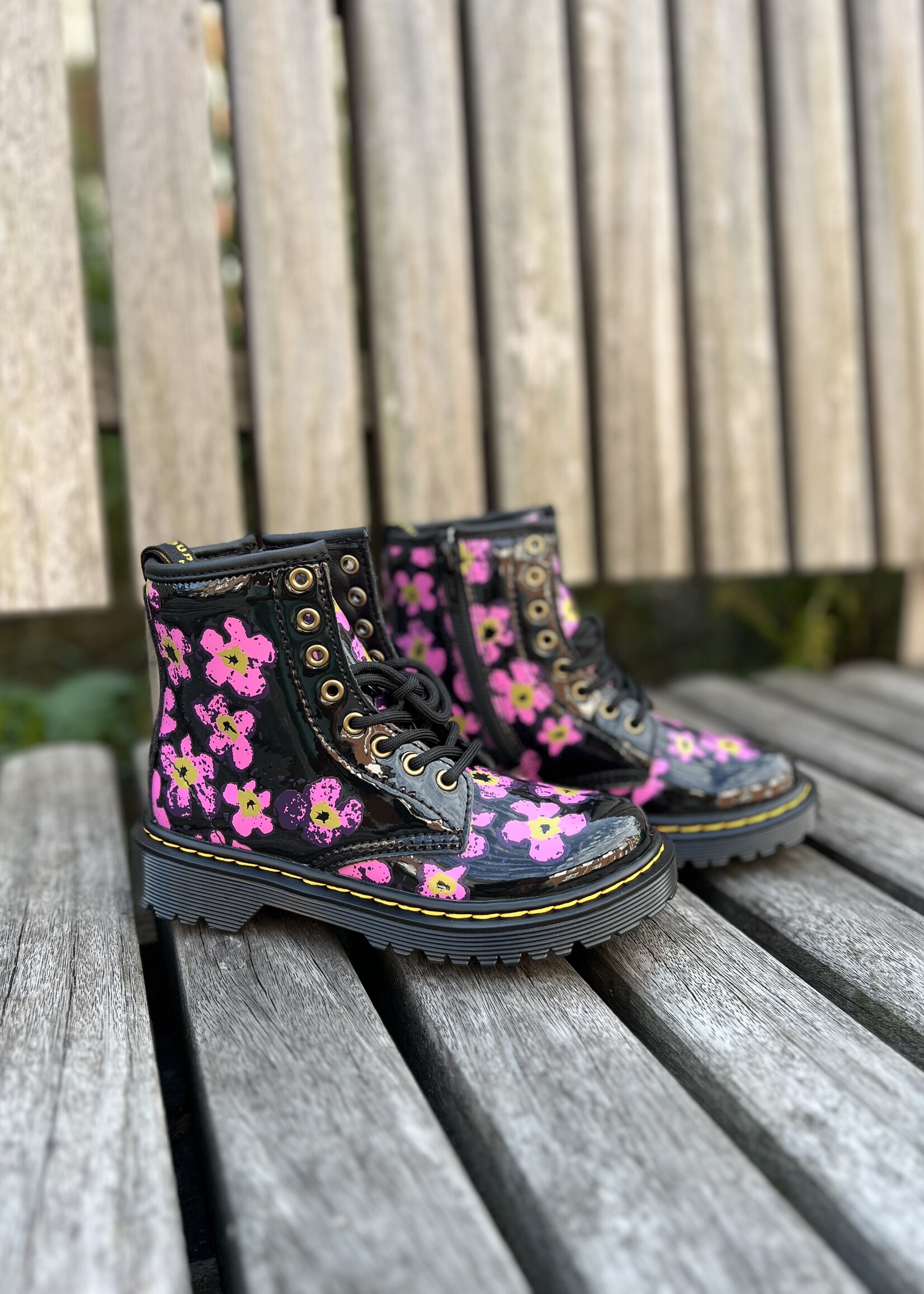 Dr Martens 1460 black pansy fayre bloem