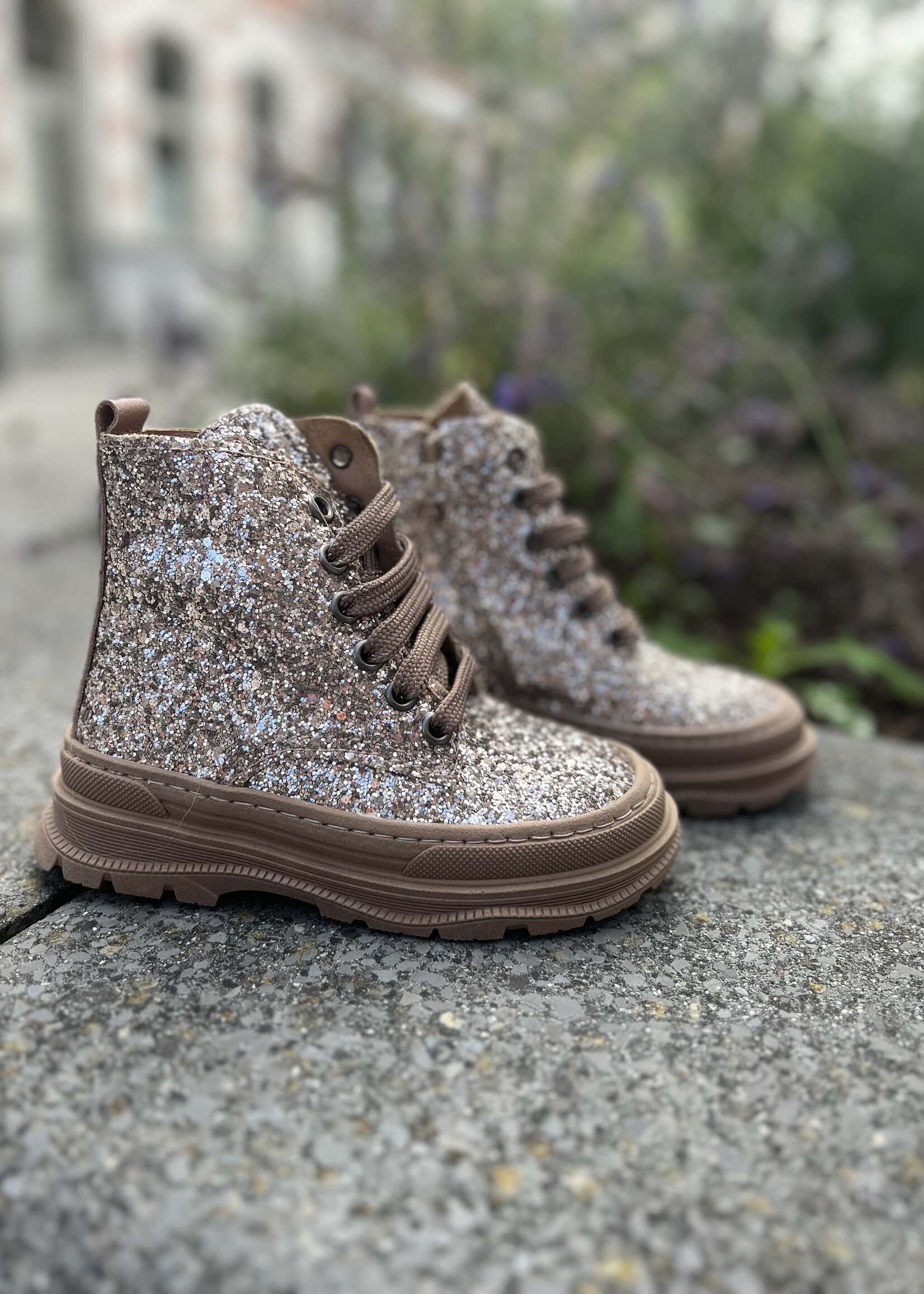 Clic 20742 enkellaarsje glitter taupe