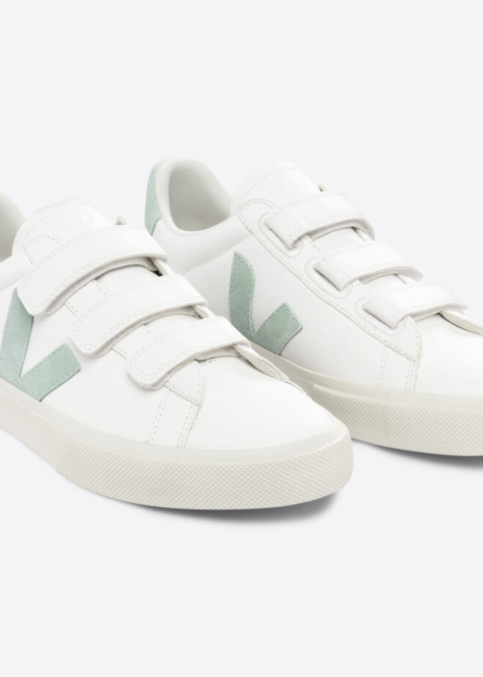 VEJA chromefree leather extra white matcha