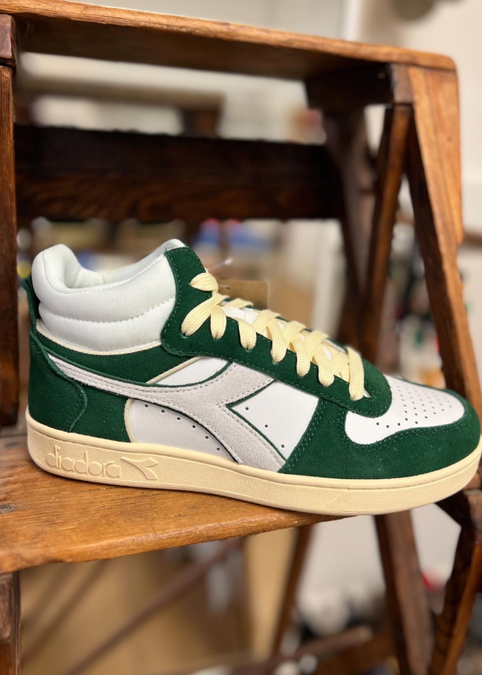 Diadora magic basket demi cut suede white / fogliage green