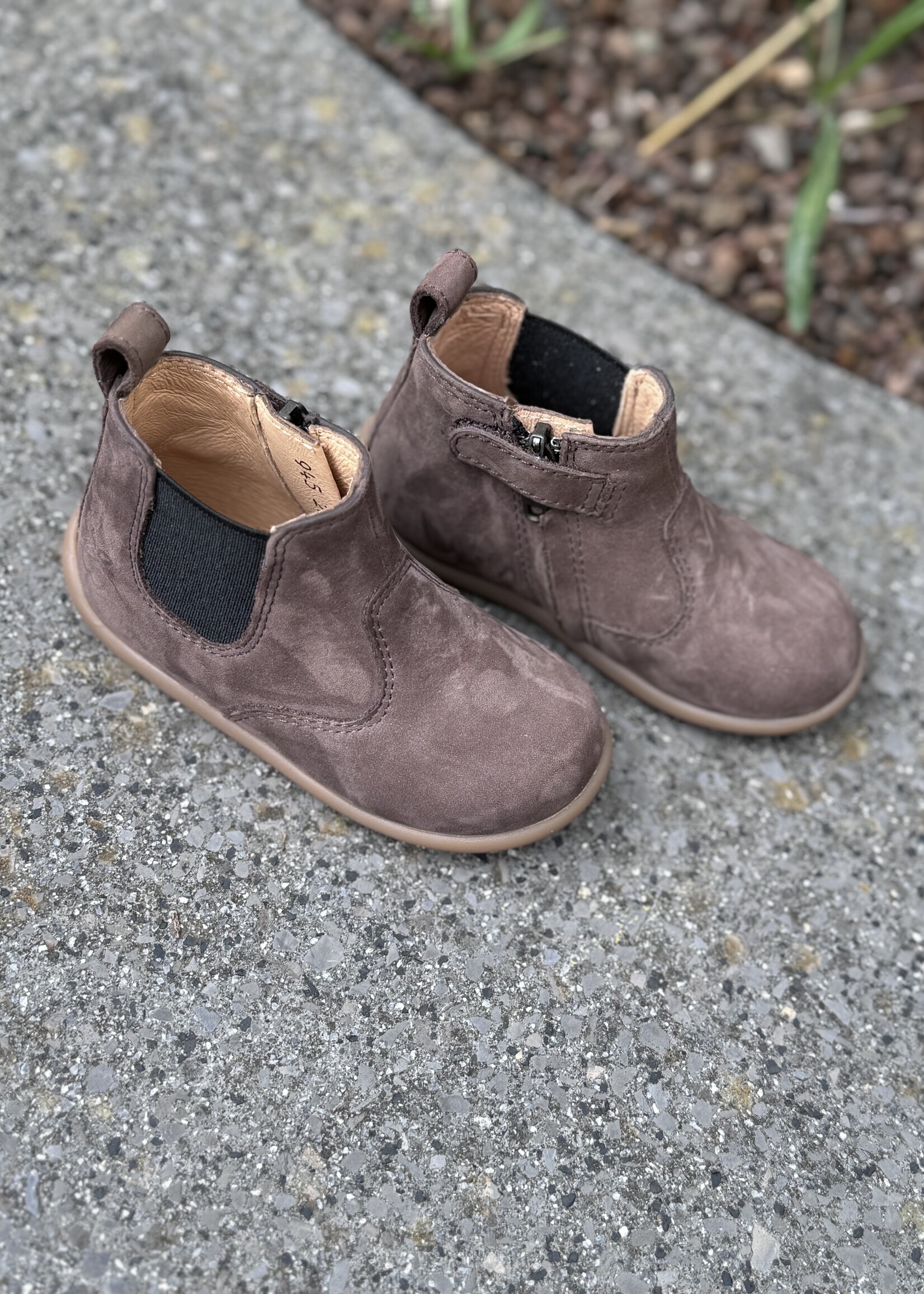 Pom d'api stand-up Jod nubuck taupe