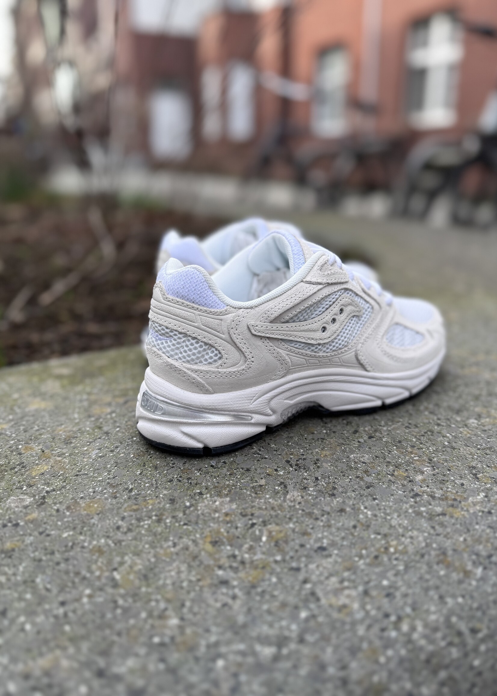 Saucony grid jazz 9 white/off white