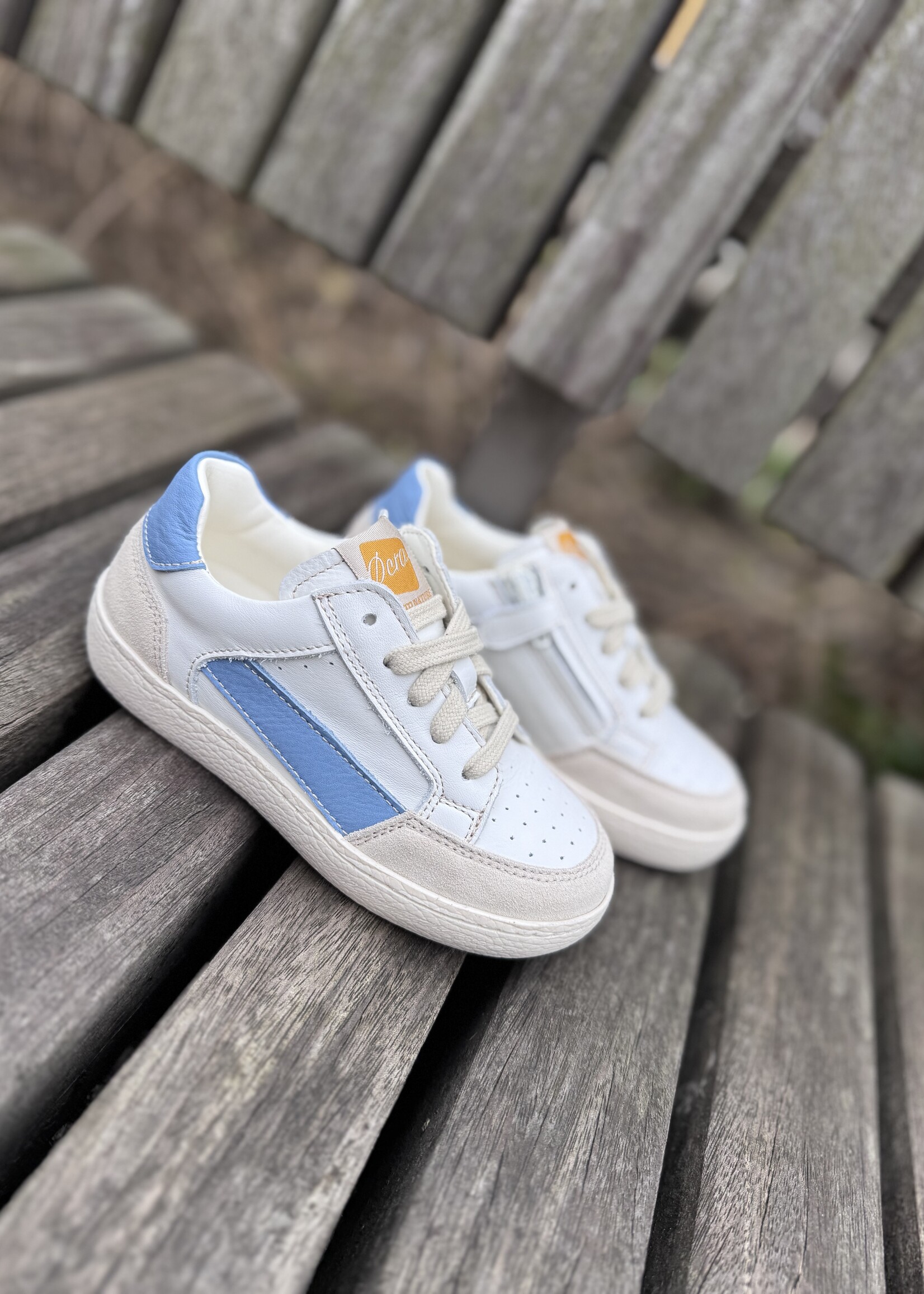 Ocra 974 sneaker yoghurt lichtblauw