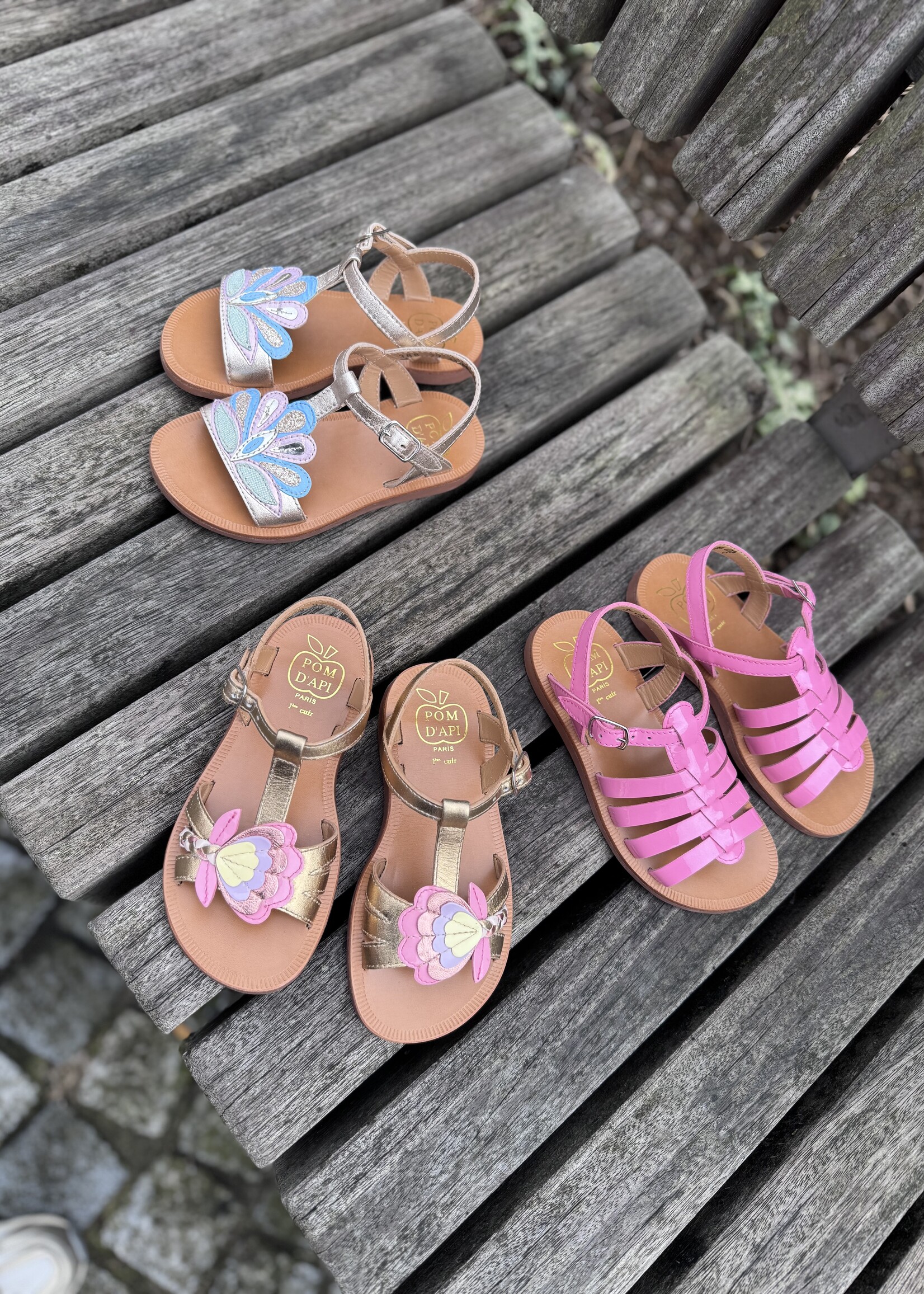 Pom d'api plagette strap vernis metal bubble gum