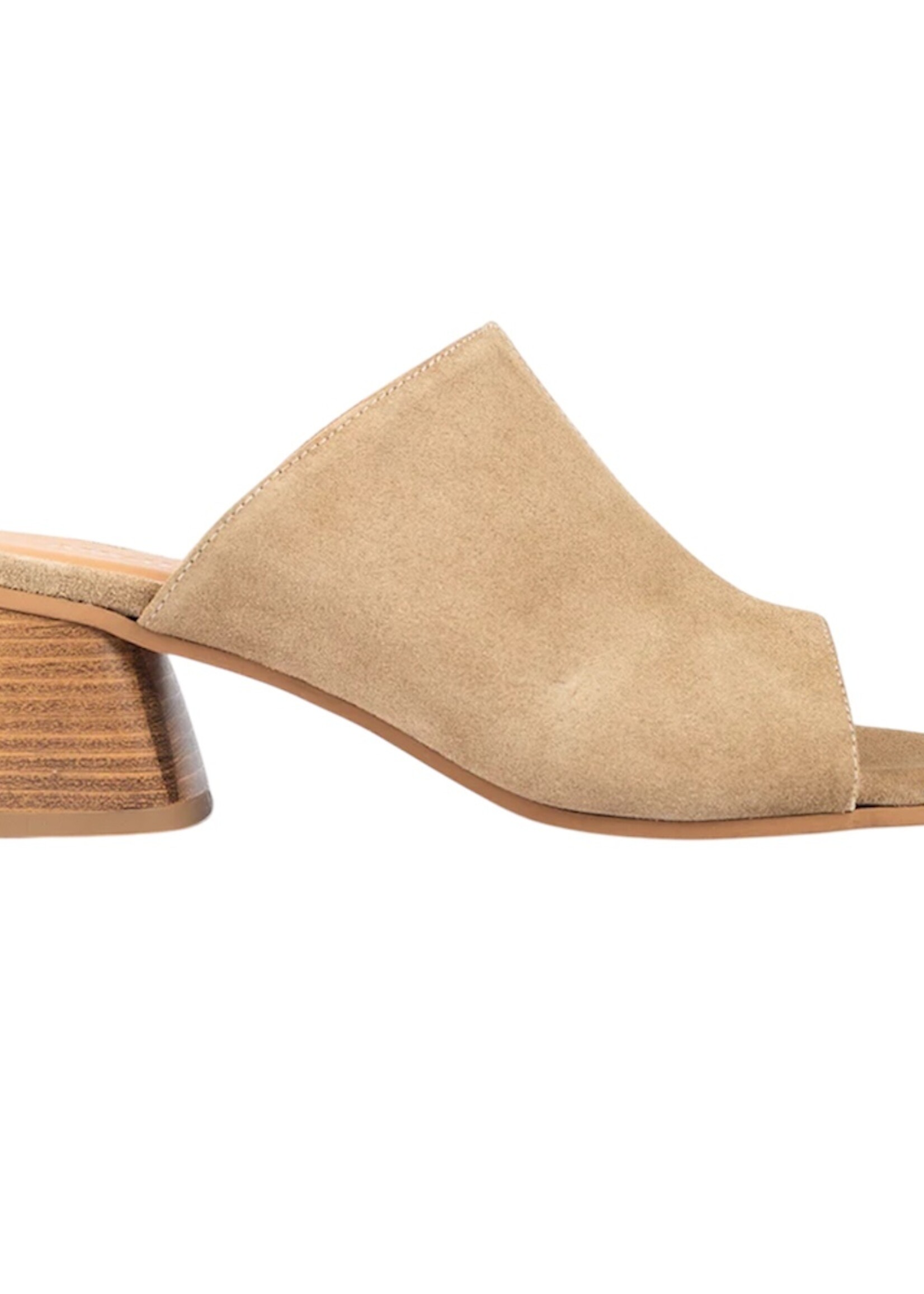 Angulus 5826-101 mule with wooden heel  sand