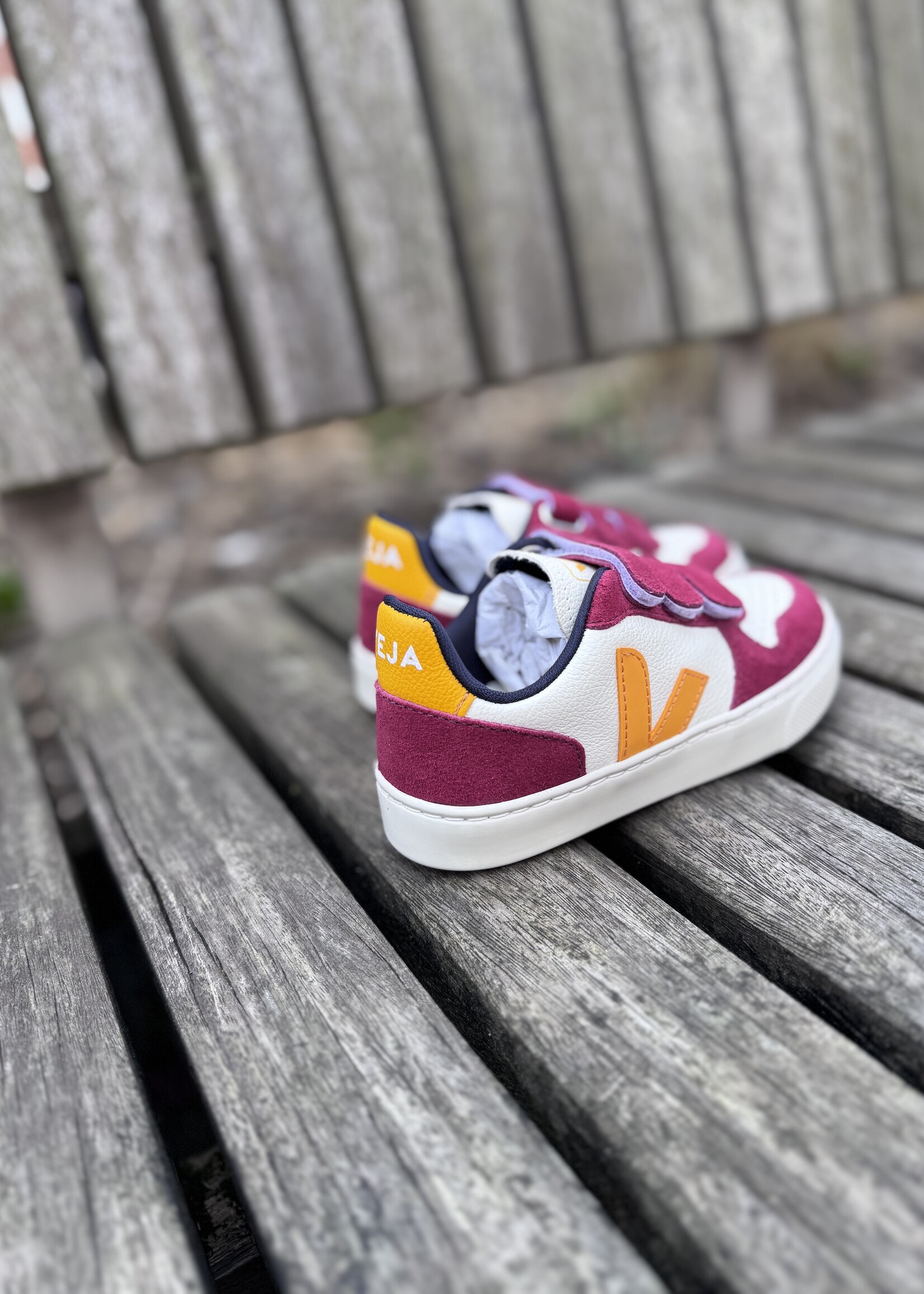 VEJA small V-10 pure ouro marsala