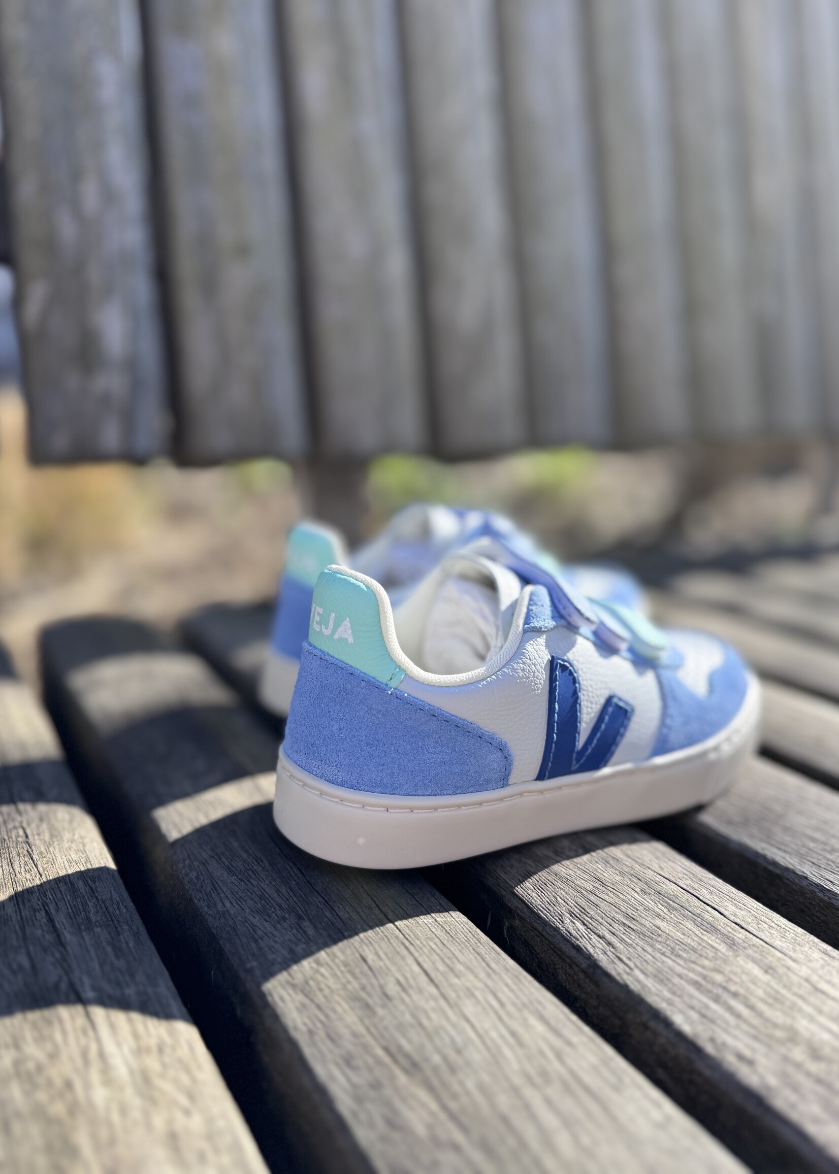VEJA small V-10 ice multico indigo