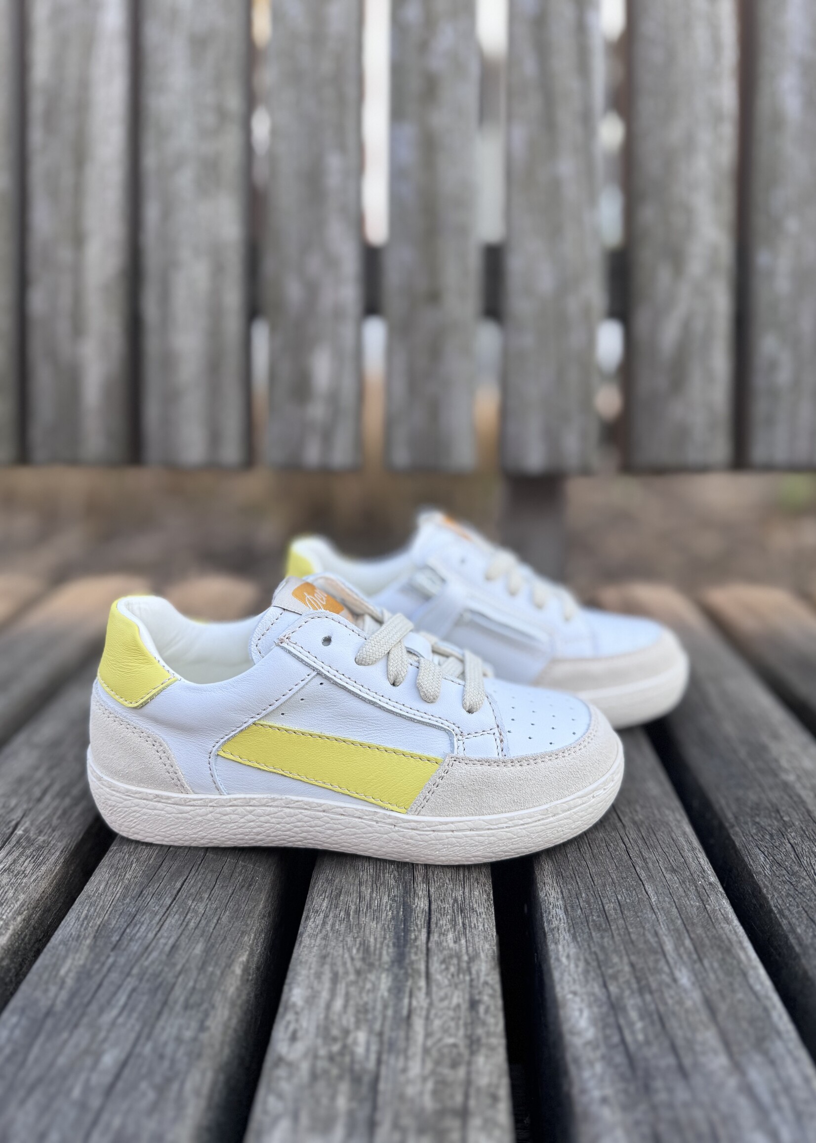 Ocra 974 sneaker yoghurt geel
