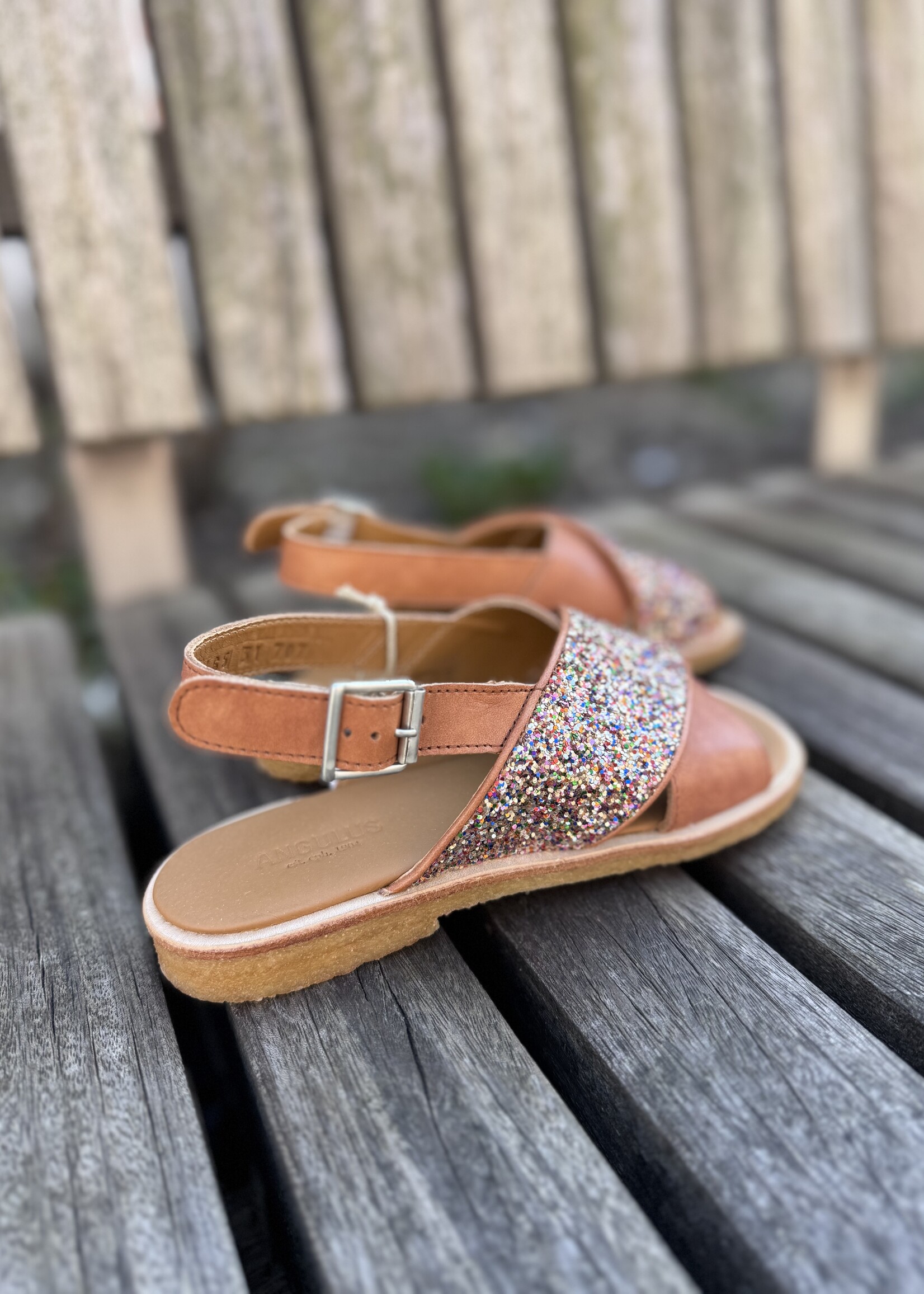 Angulus 4465-101 cross sandal sparkling glitter tan/multi glitter