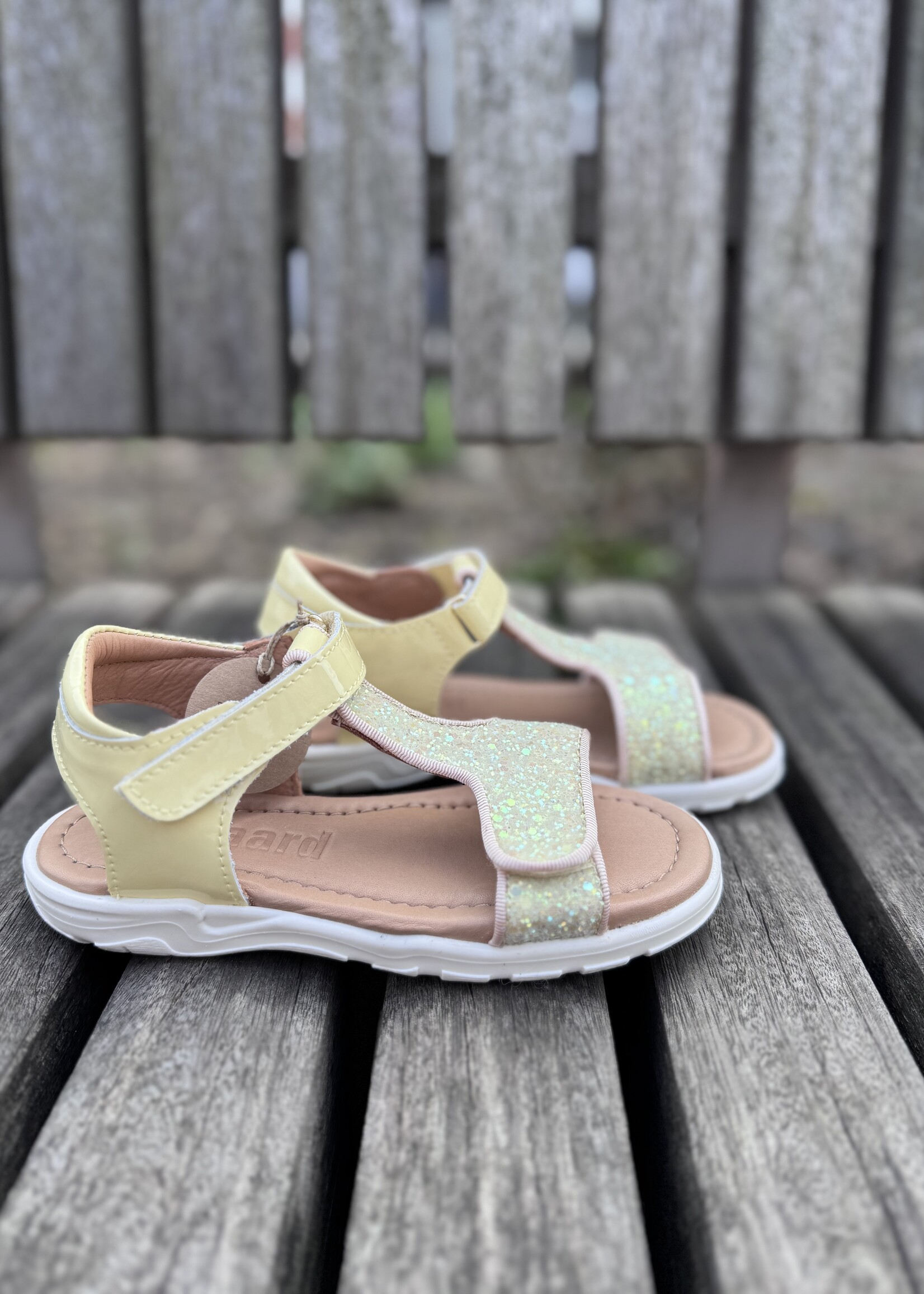 Bisgaard Vilde sandaal yellow glitter