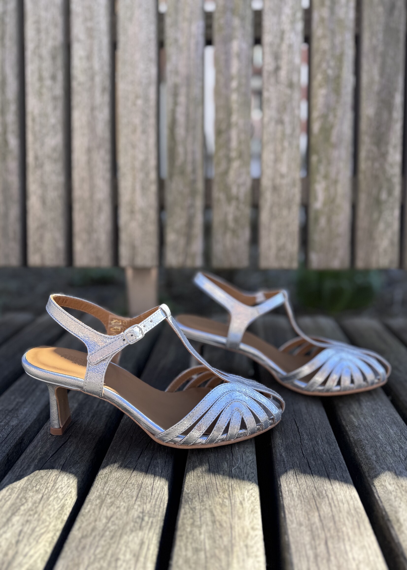 Angulus 5840-101 sandal with heel silver
