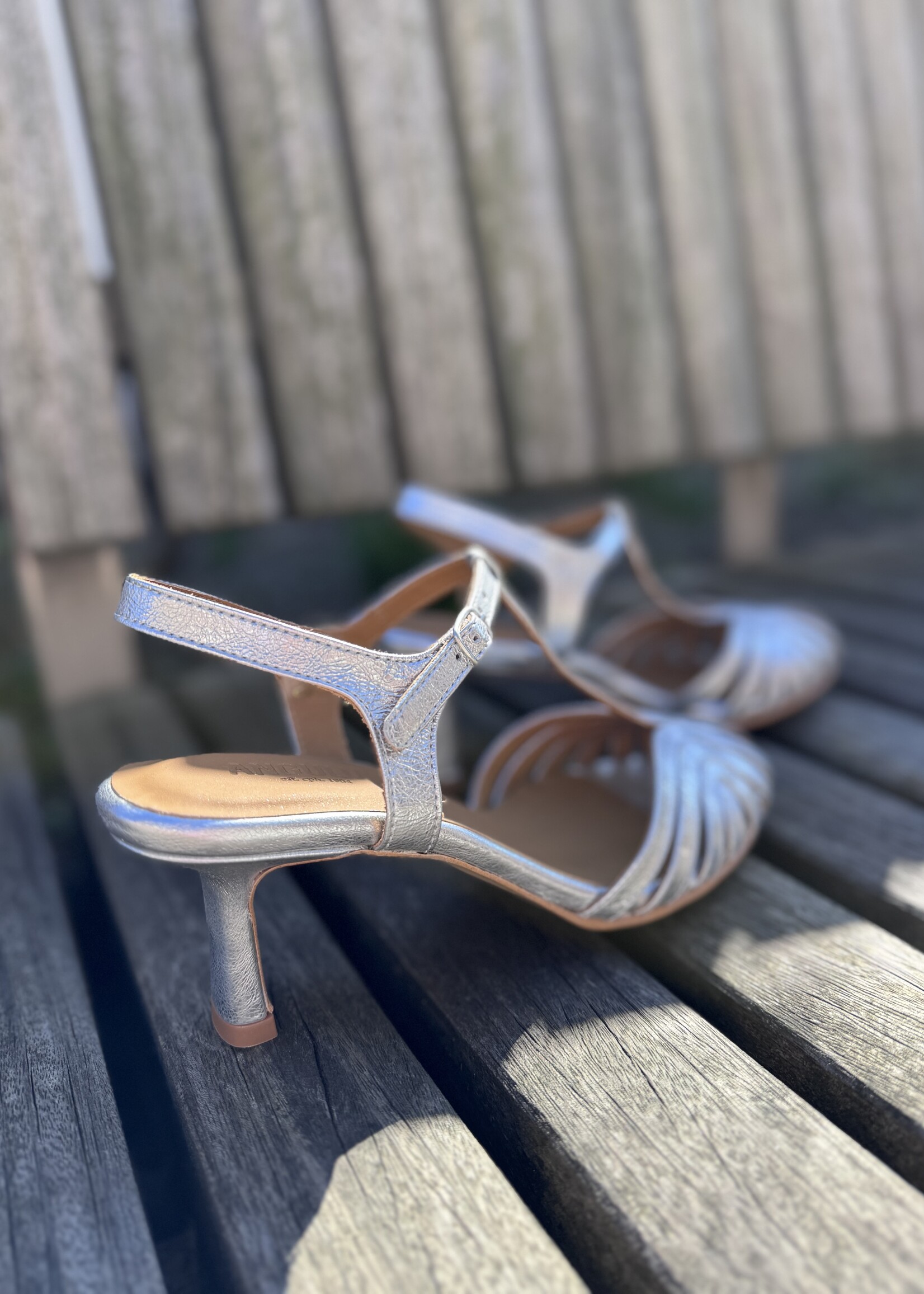 Angulus 5840-101 sandal with heel silver