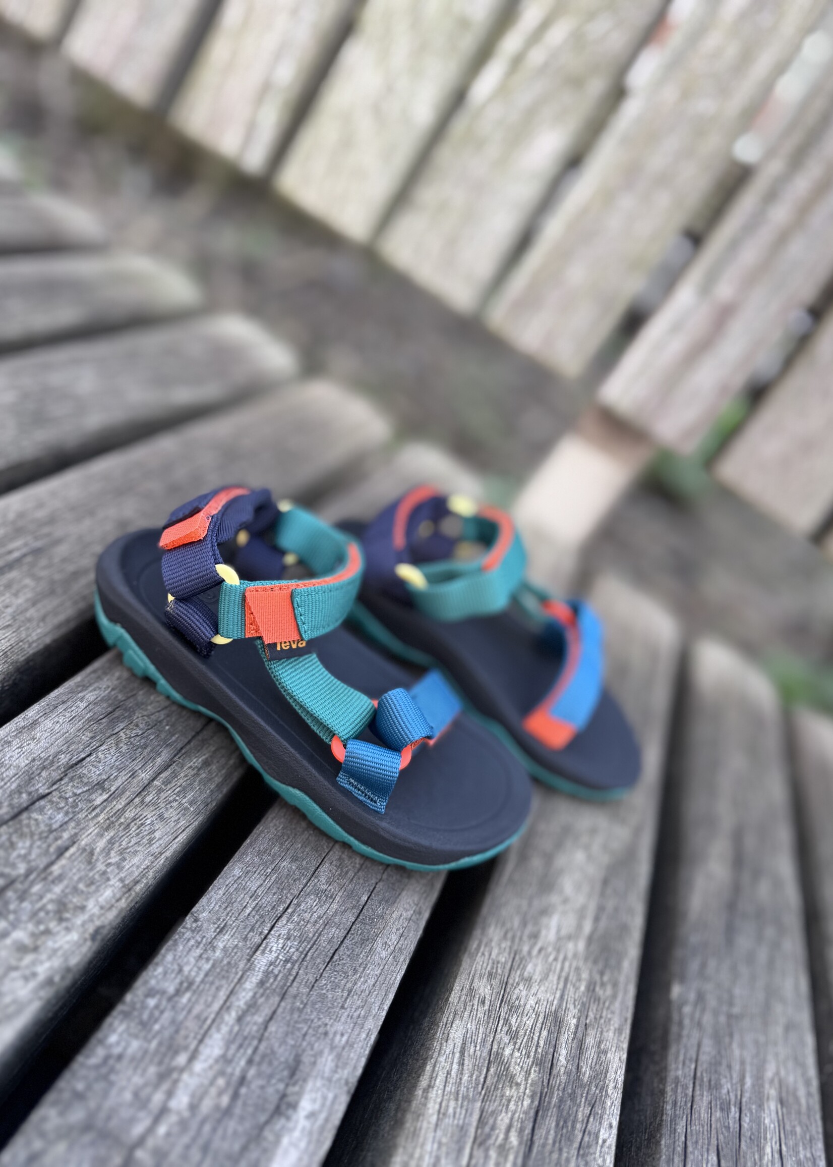 TEVA hurricane xlt2 blue coral multi