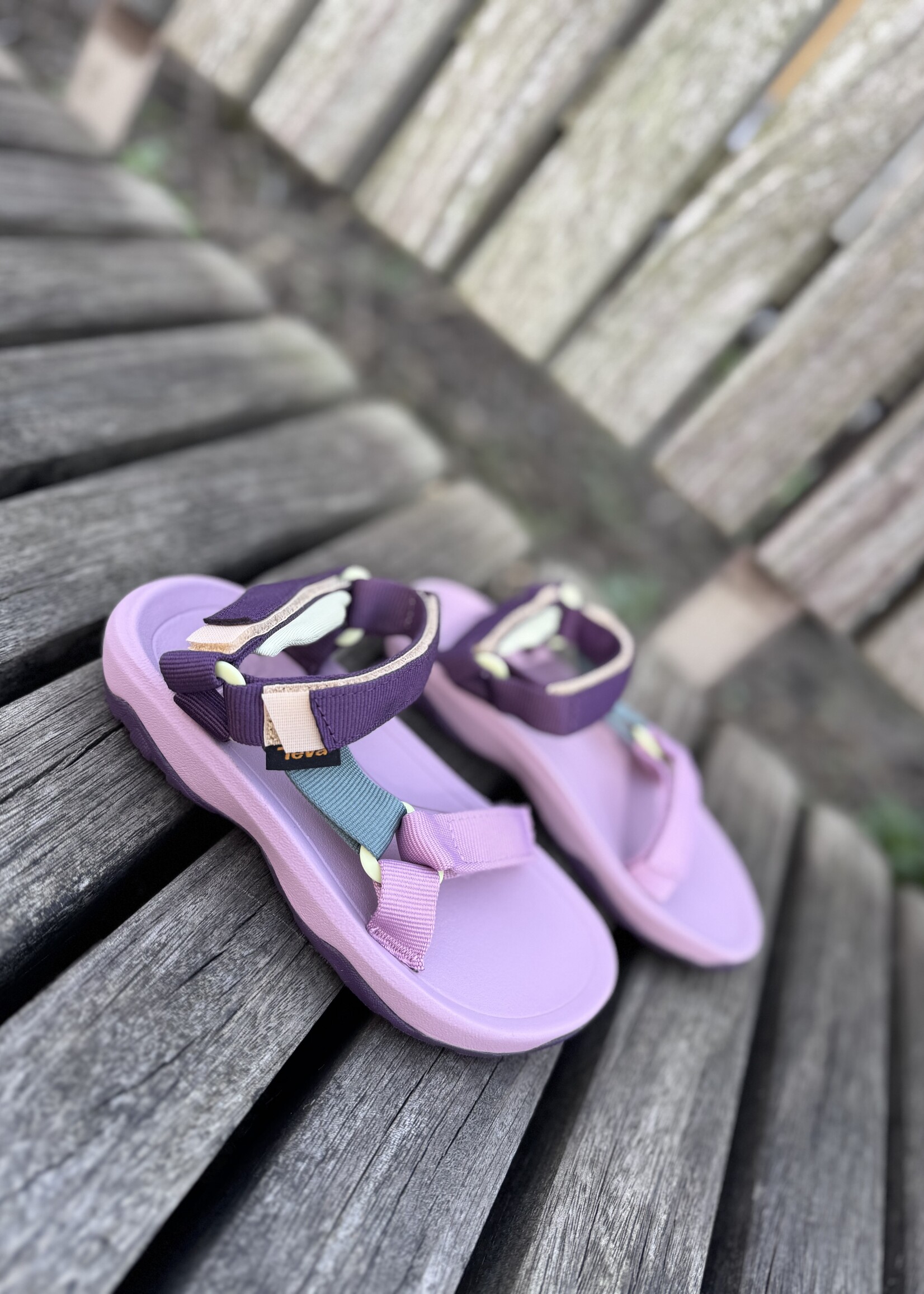 TEVA hurricane XLT2 eggplant multi