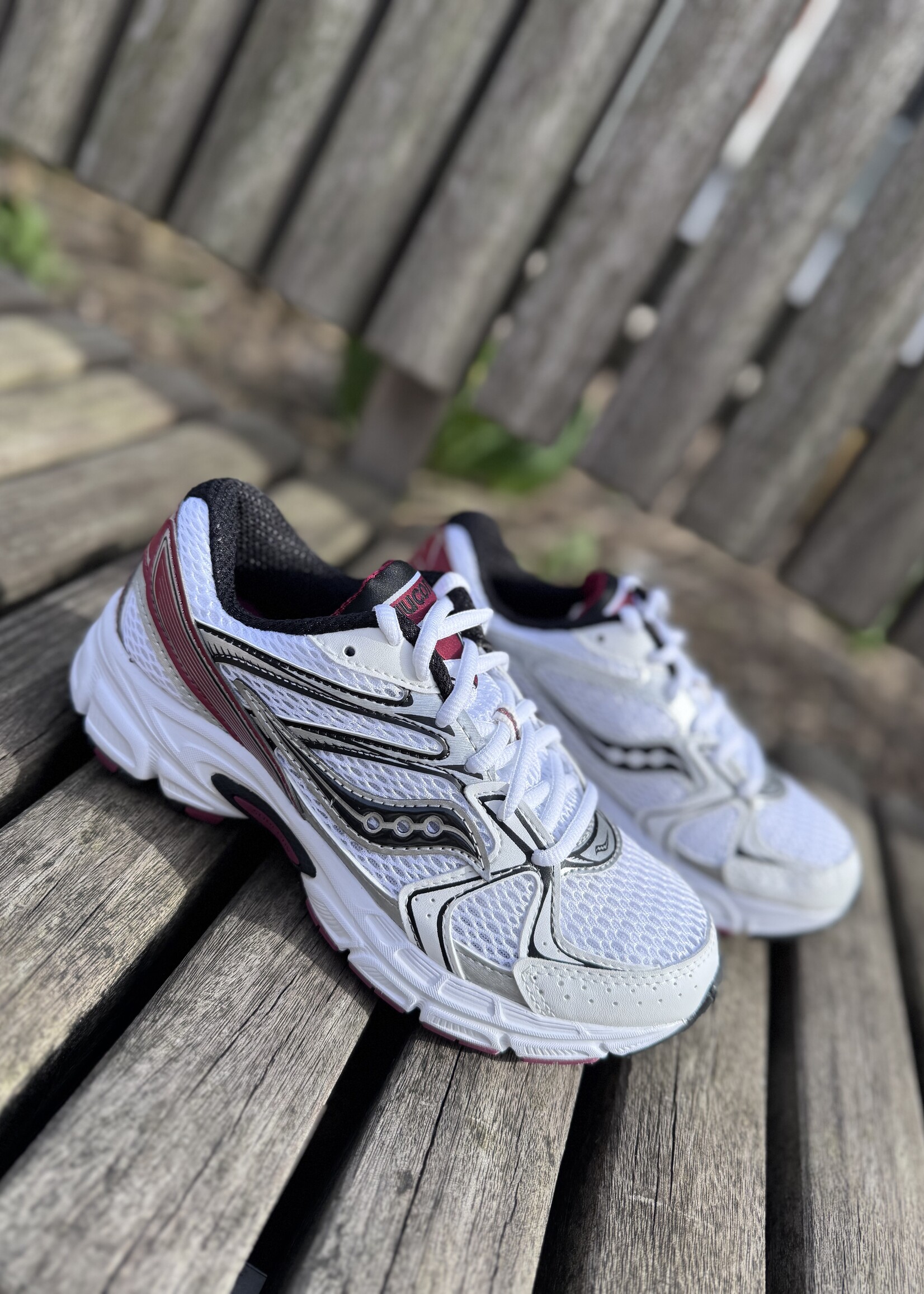 Saucony ride millenium white/red