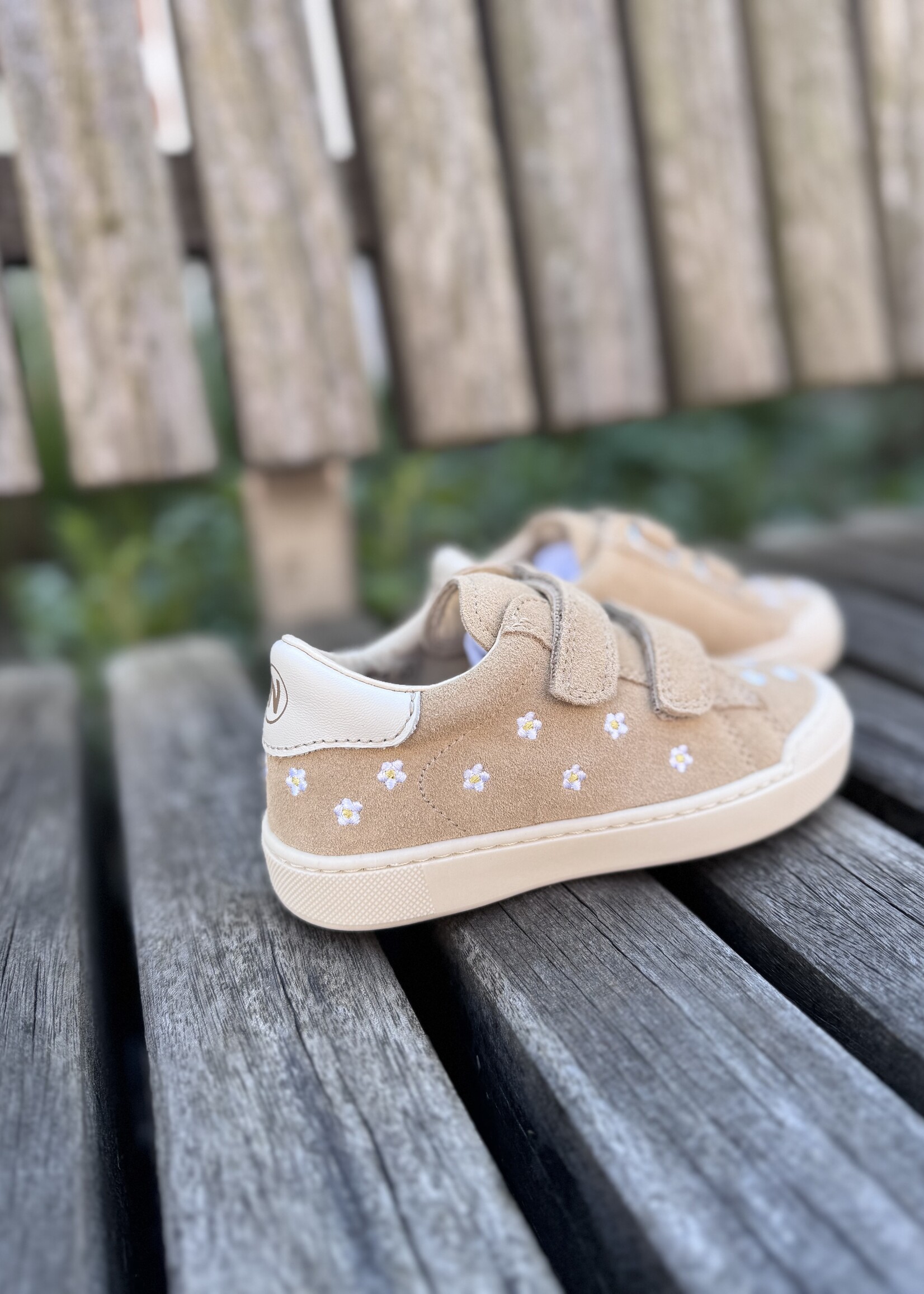 Naturino Eindhoven embroidery margherite sand