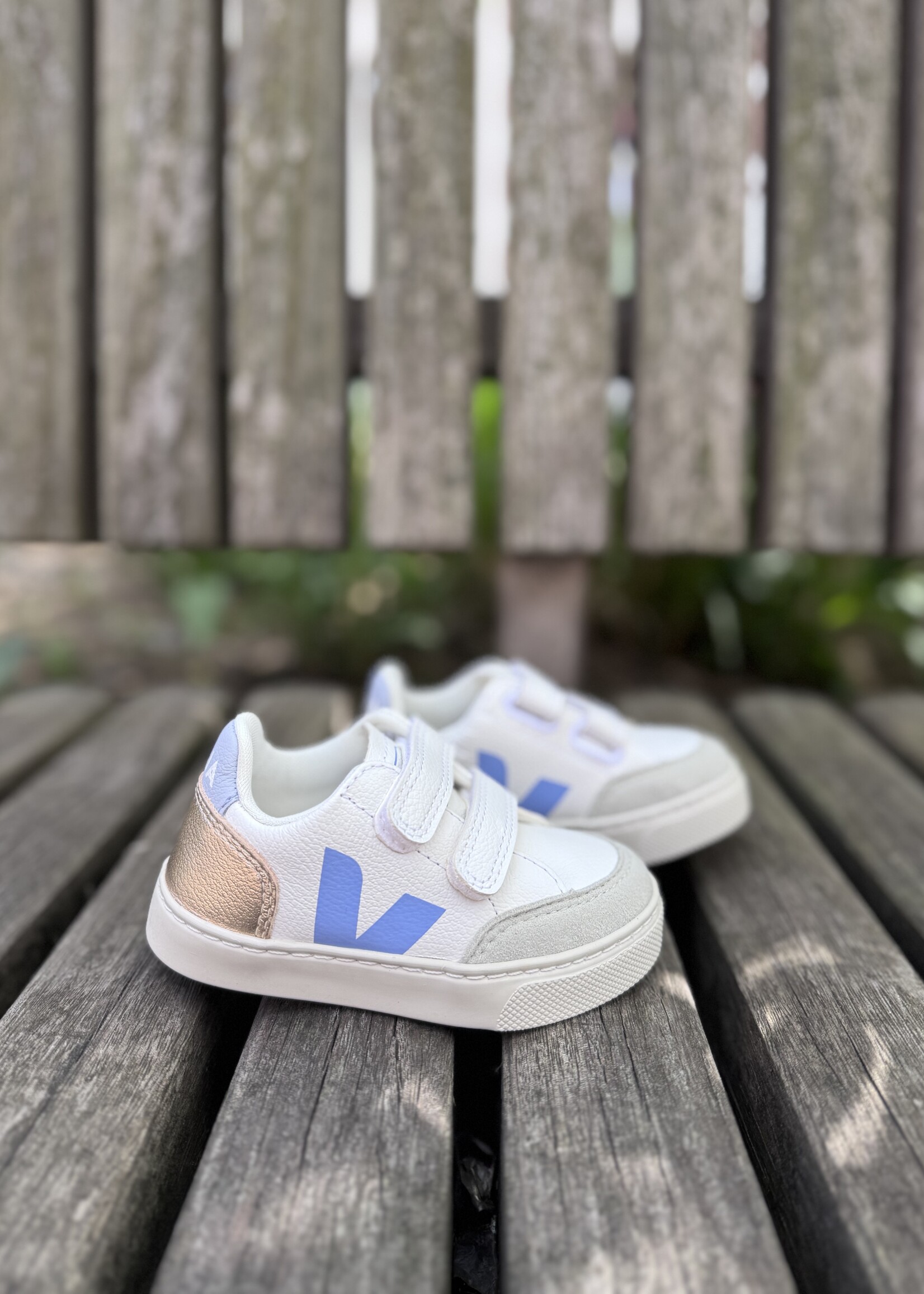 VEJA small V-12 white multi olympe