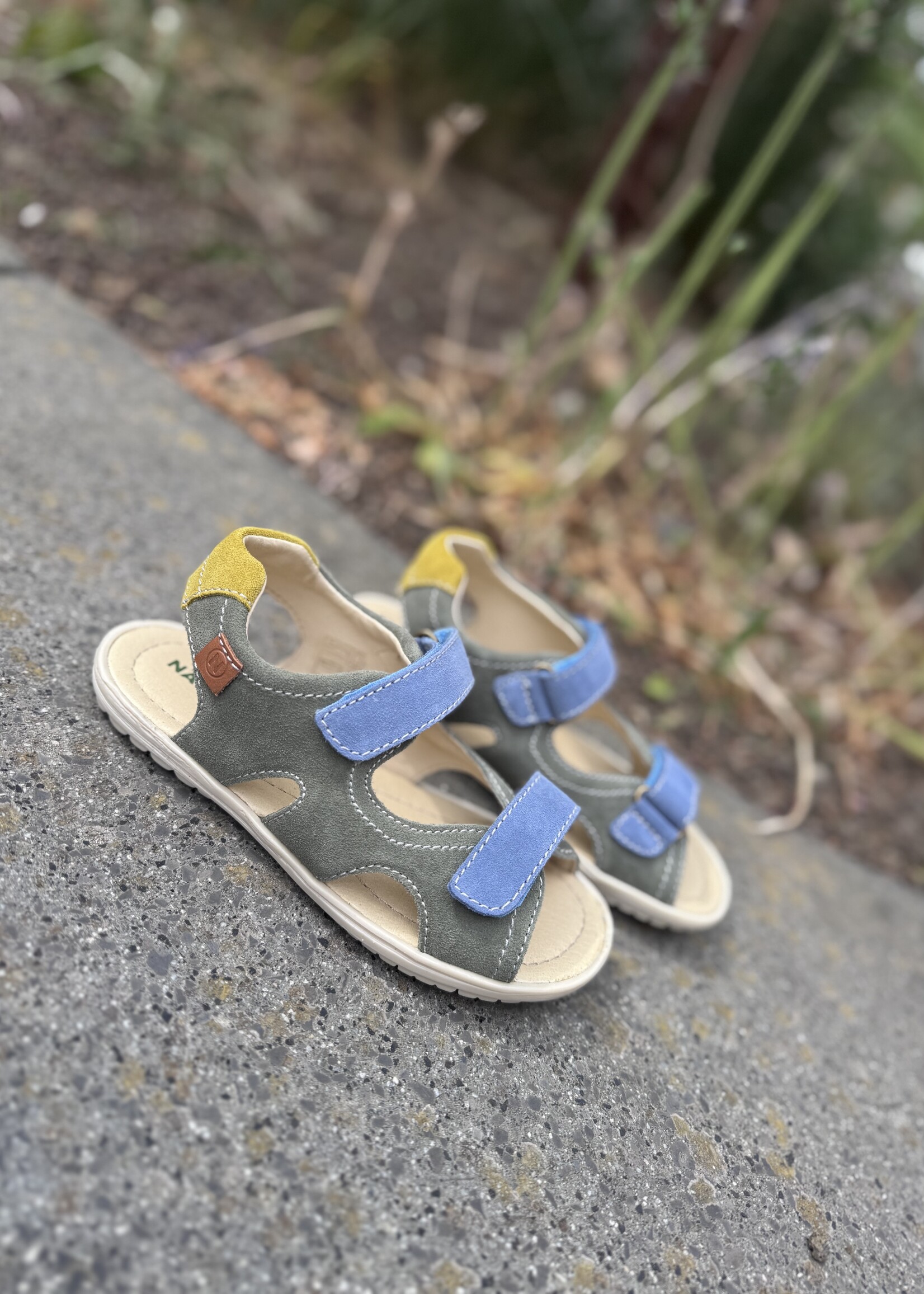 Naturino Sky sandaal suede olive celeste citrus