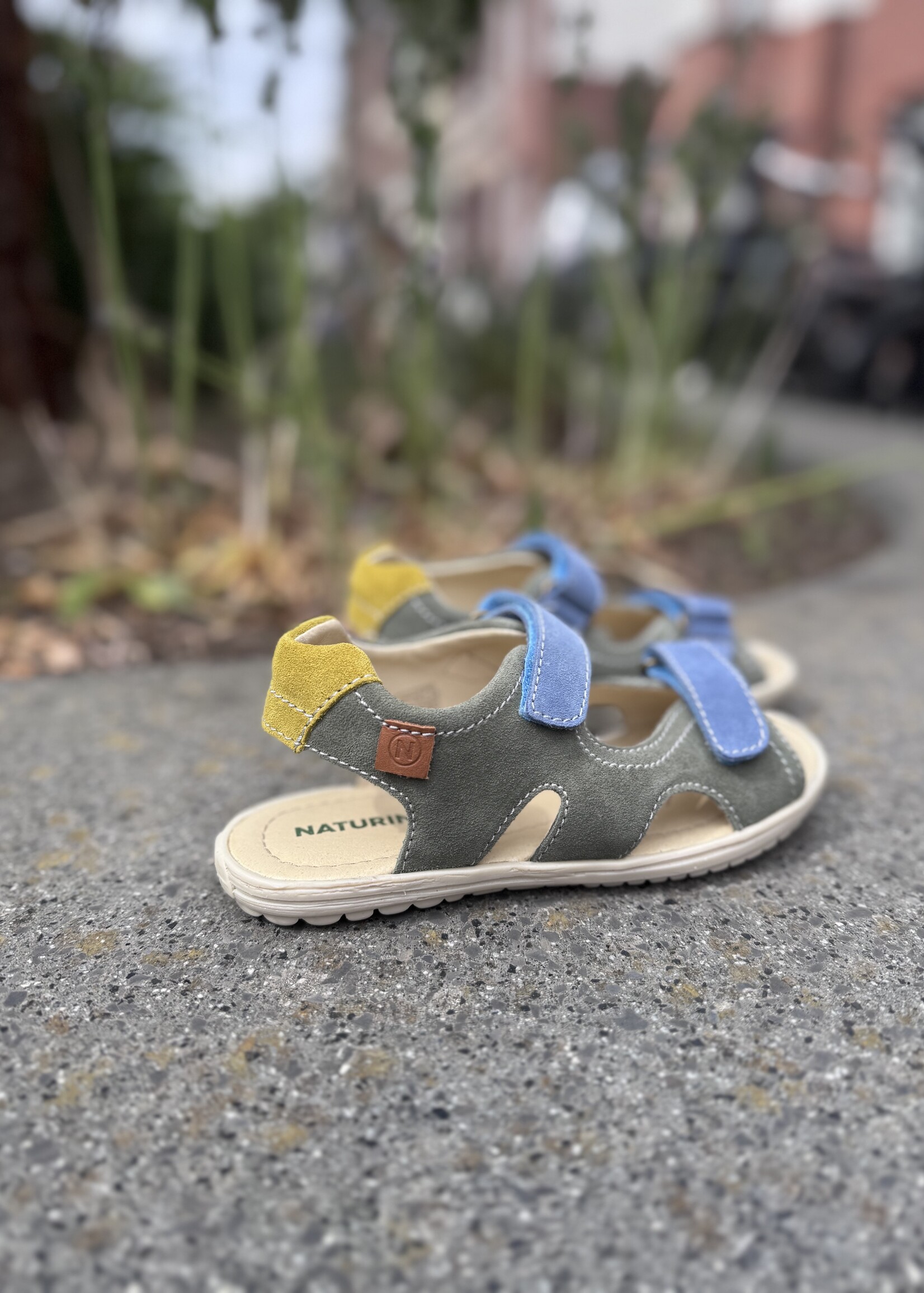 Naturino Sky sandaal suede olive celeste citrus