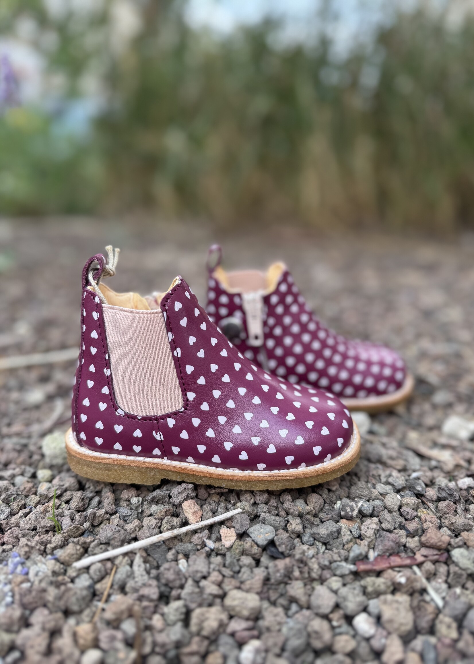Angulus 6025-105 classic chelsea boot elastic & zipper berry hearts/rose