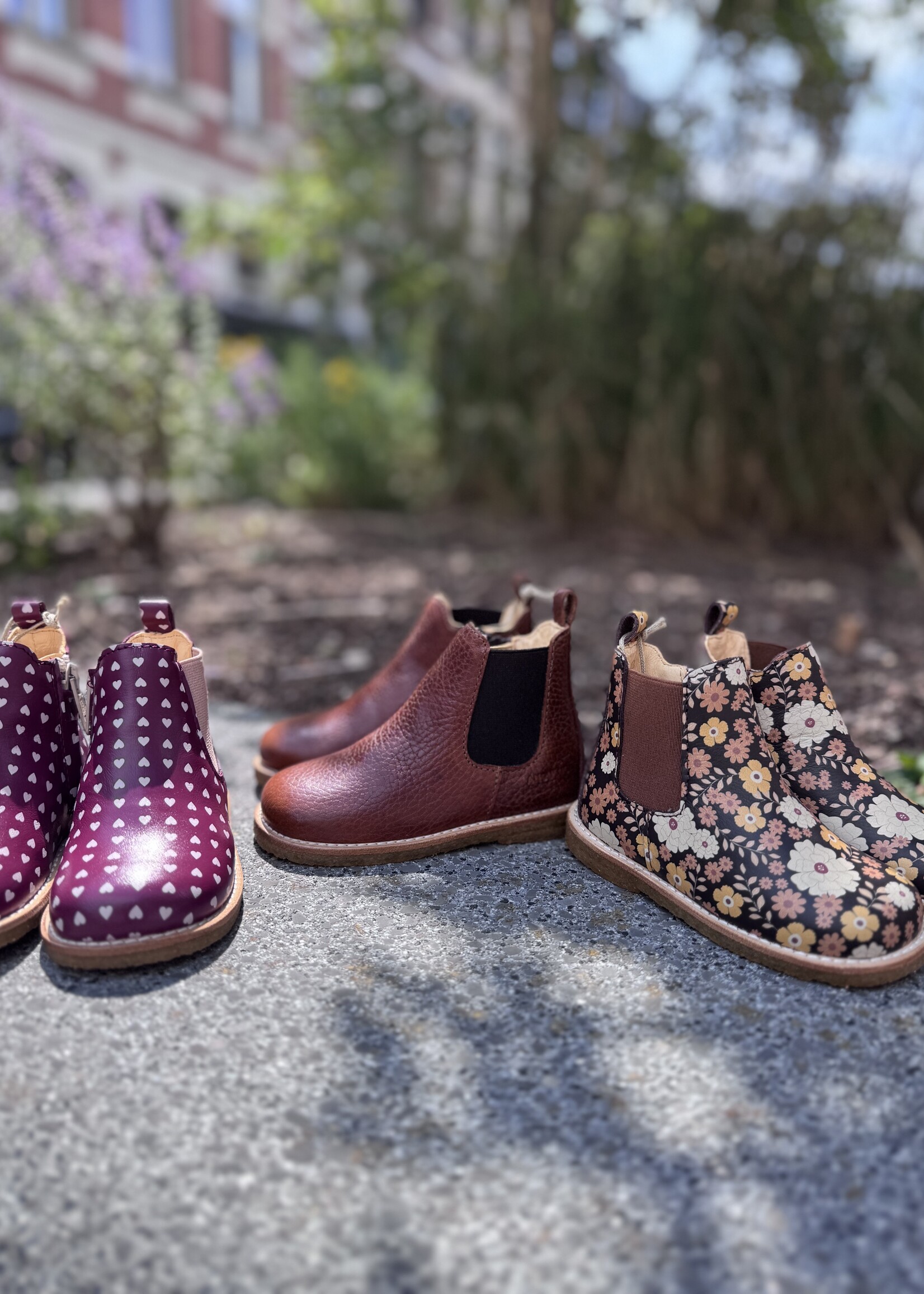 Angulus 6025-105 classic chelsea boot elastic & zipper berry hearts/rose