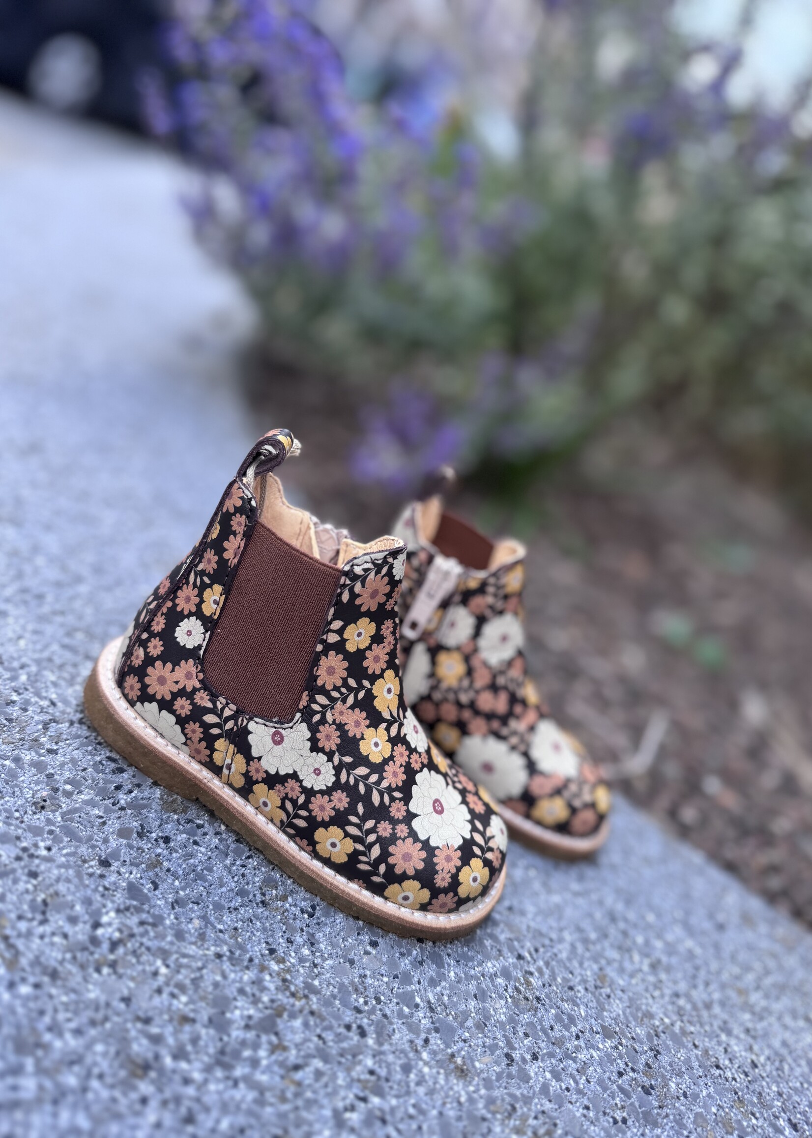 Angulus 6025-105 classic chelsea boot elastic & zipper autumn flowers/cognac