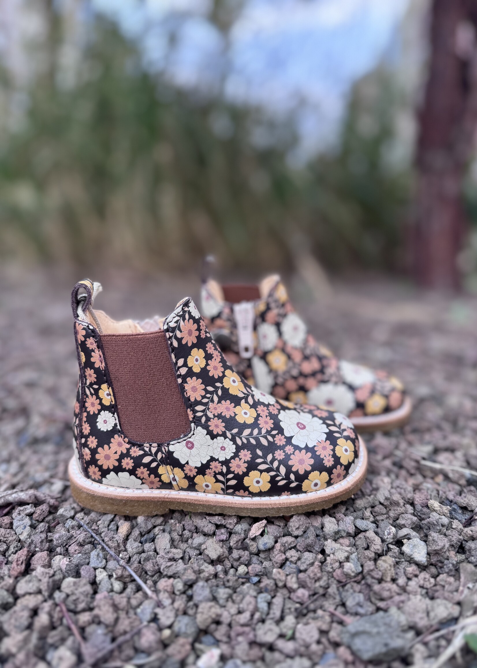 Angulus 6025-105 classic chelsea boot elastic & zipper autumn flowers/cognac