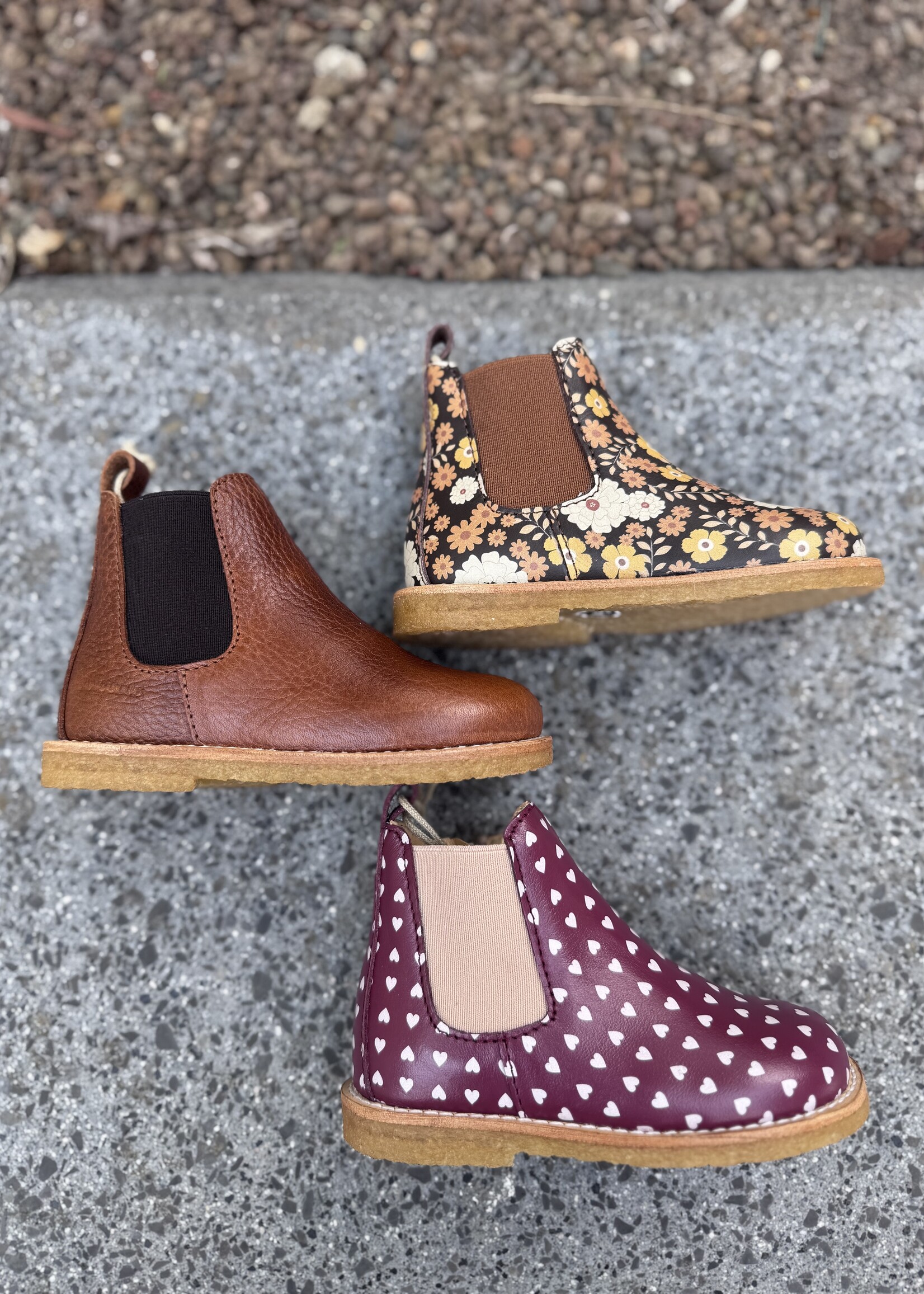 Angulus 6025-105 classic chelsea boot elastic & zipper autumn flowers/cognac