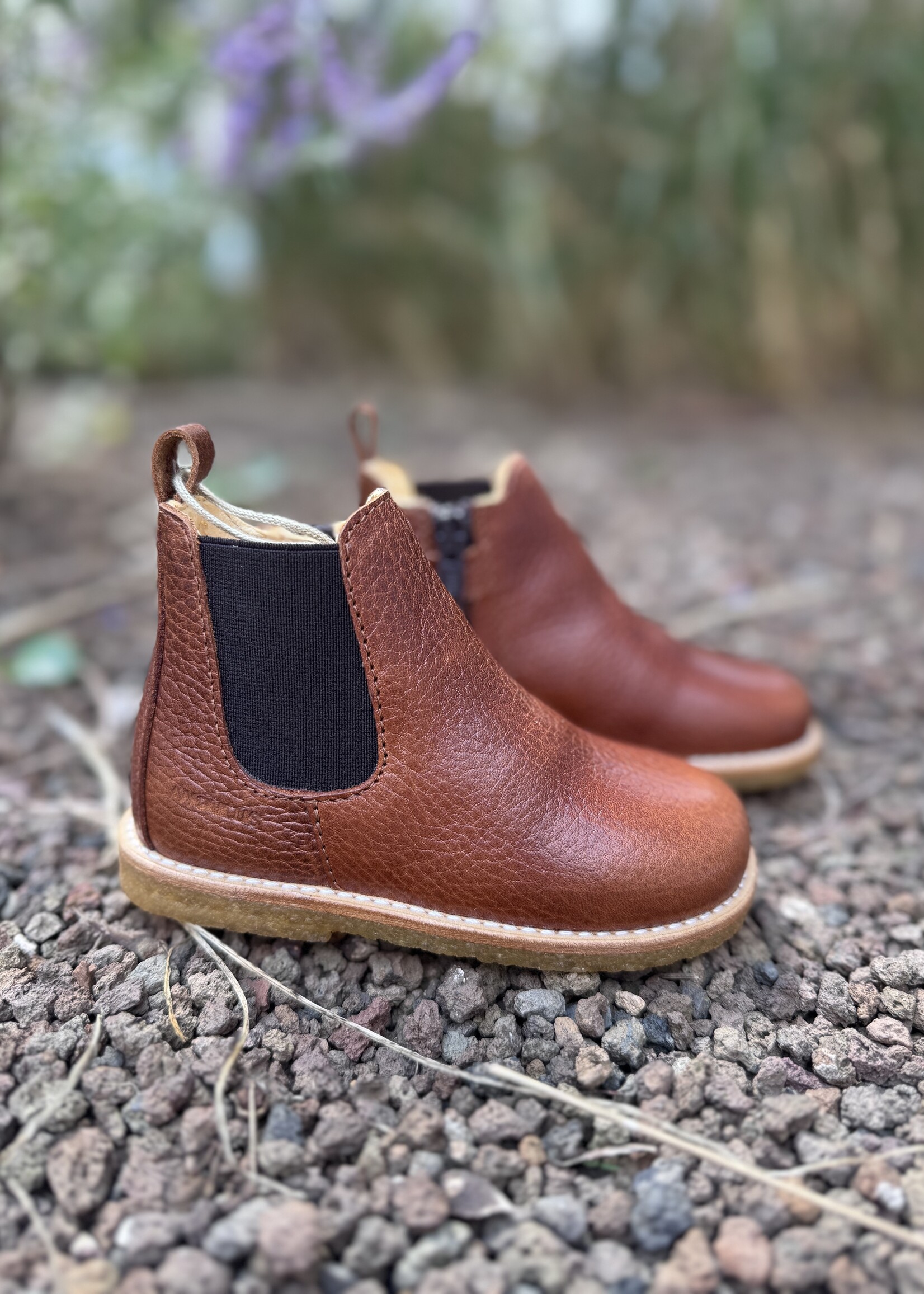 Angulus 6025-103 classic chelsea boot with elastic & zipper cognac medium brown